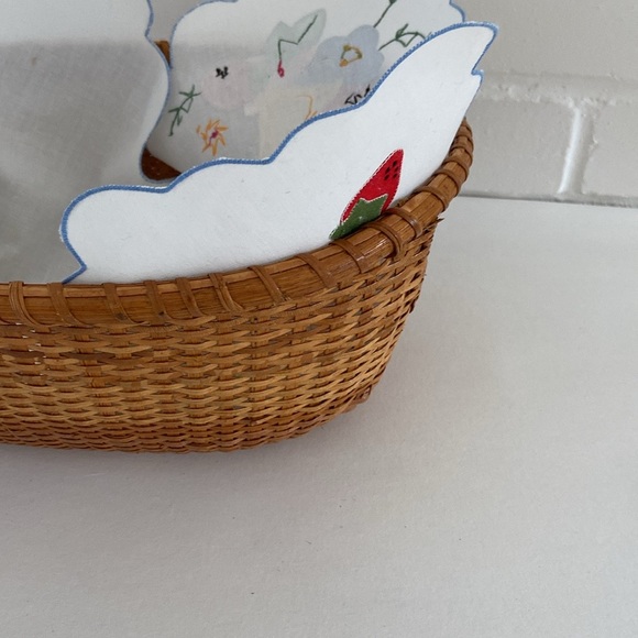 Vintage Linen Bread Roll Basket Liner - Bun Warmer - Strawberry Appliqués - Picture 6 of 7